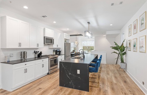 North Austin Civic Association Condo | NEW! 30 day + designed for working professionals