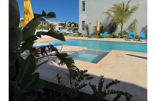 Westwind Apartment | New 3bd Gated Pool Beach and Gym access