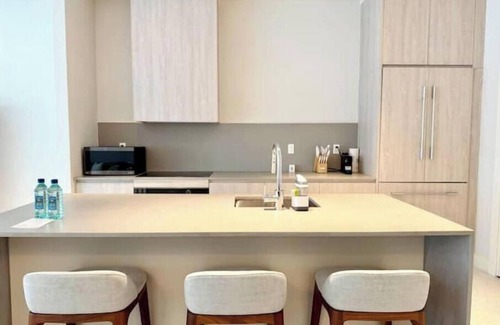Westwind House | New 3bd Townhouse - Gated - Private Plunge Pool - Beach and Gym access - Up to 6
