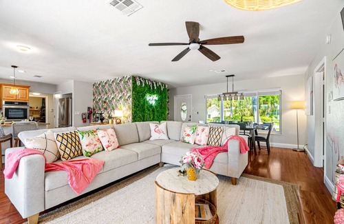 Lighthouse Point House | NEW 3Bed by the Beach- Game Room - Pool - Outdoor TV