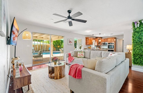 Lighthouse Point House | NEW 3Bed by the Beach- Game Room - Pool - Outdoor TV