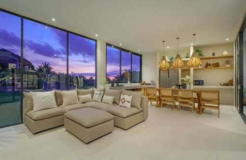 Batu Bolong House | New 4BDR - Villa Larona Canggu