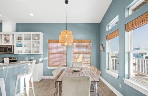Port Aransas House | New 5 BDRM W/Pool, Observation Deck Walk to Beach!
