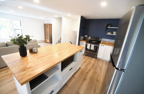 Westerly House | NEW! 5 STAR Coastal Farmhouse - 3BR in Westerly! Moments to Watch Hill