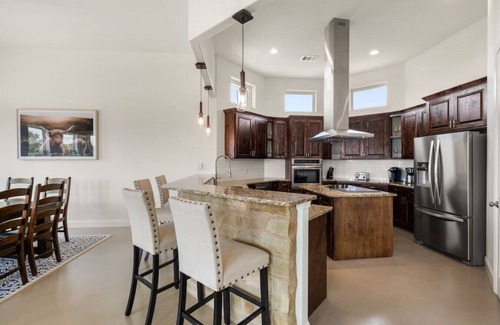Dripping Springs House | * NEW 5 STAR HILL COUNTRY RETREAT *