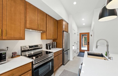 Thiensville House | NEW! 500 House - Unit C 1-Bedroom Townhouse - Handicap accessible