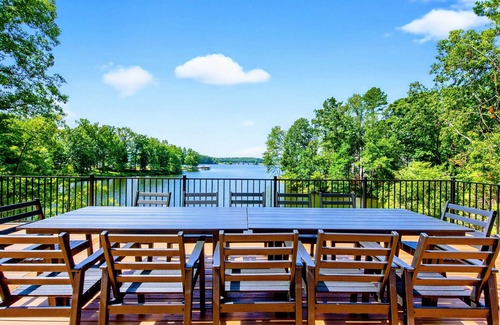 Bumpass House | NEW 5BR Lakefront Lake Anna, Beach, Dock, Views