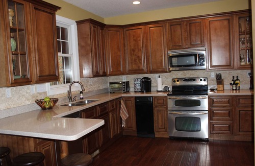 Woodfin House | New 5k sq ft 2 acre Art and Craft Country Retreat 5 miles from dwntwn Asheville
