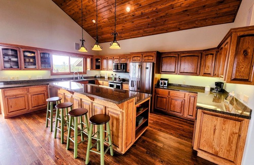 Redmond House | New 6 Bedroom Listing! Family fun in Eagle Crest. Hot tub, views, privacy