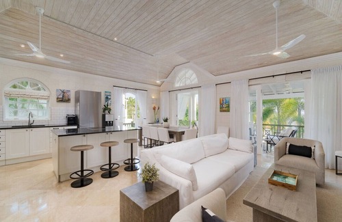 Merlin Bay House | New and Modern Villa with Private Poool - Sugar Cane Ridge 3