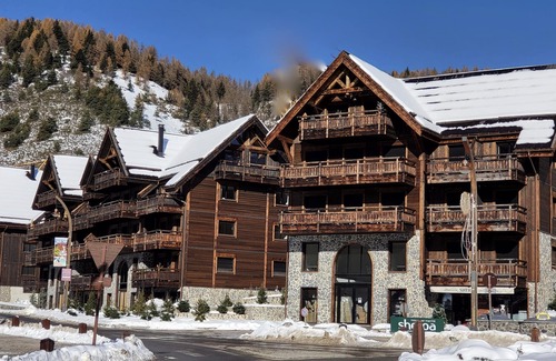 Saint-Etienne-de-Tinee Apartment | New apartment at the foot of the Riou slopes in AURON