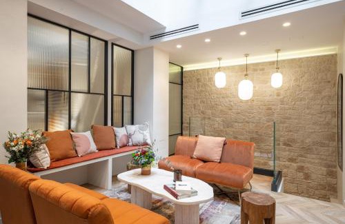 Grenelle Apartment | New Art Gallery Loft in the Heart of Paris 15