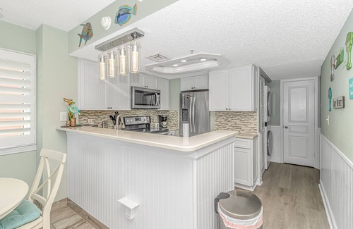 Crescent Beach Condo | New Baywatch, Updated w/Direct Ocean Front Views!
