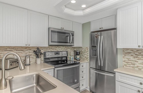 Crescent Beach Condo | New Baywatch, Updated w/Direct Ocean Front Views!