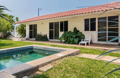Emiliano Zapata Apartment | NEW! Beach 660 mts, Tropical Garden, BBQ, Pool