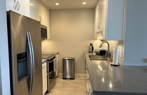 Alamitos Beach Apartment | NEW Beach Front Paradise | 31+ Day Stays | Comfort