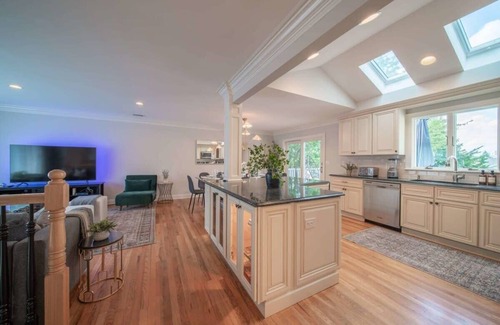 Cove - East Side - Shippan House | New Beach Home near Stamford Downtown/Shippan