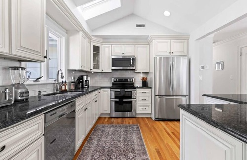 Cove - East Side - Shippan House | New Beach Home near Stamford Downtown/Shippan
