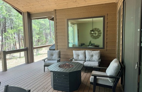 Torreon Cabin | New Beautiful Cabin located in quiet Torreon cul-de-sac