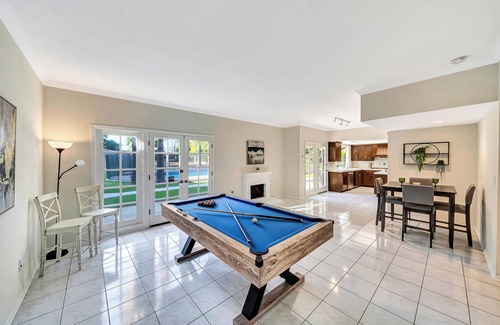 Agoura Hills House | New! Beautiful King Size + Pool!