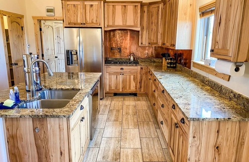 Hartsel Cabin | New! Beautiful & Spacious Modern Home on 8+ Acres - Peaks & Prairies Retreat