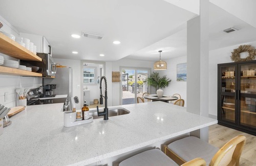 Spring Hill House | *New/Beautifully Remodeled/Waterfront/Pool Home