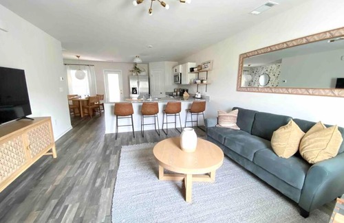 Inman House | New!!! Boiling spring - luxury home sleeps 6