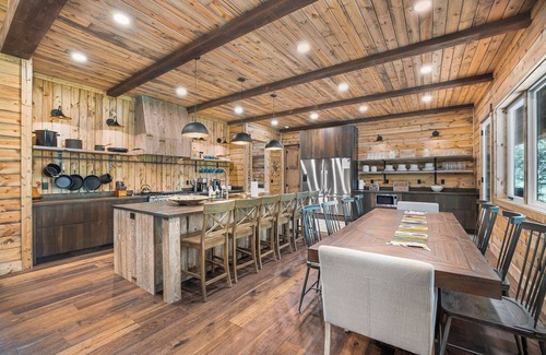 Island Park Cabin | NEW BUILD Luxury Yellowstone House 6 Acres Heat & AC on Creek