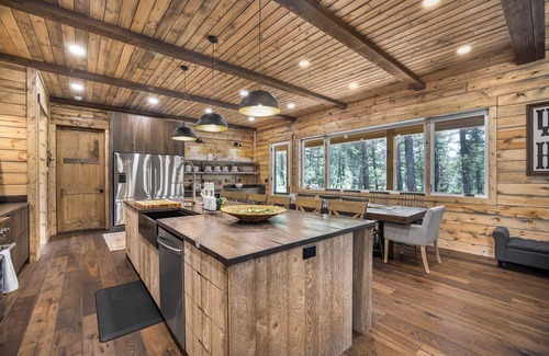 Island Park Cabin | NEW BUILD Luxury Yellowstone House 6 Acres Heat & AC on Creek
