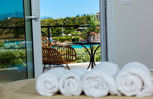 Agios Nikolaos Villa | New build modern Villa, 50 meters from Chavania beach