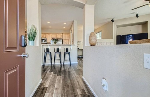 Commerce City House | NEW build near DIA w/King Bed, 20mins to downtown