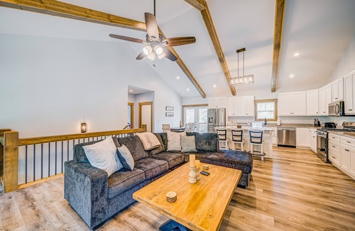 Ellijay House | New-build near town with fireplace, central AC, washer/dryer, deck & great views