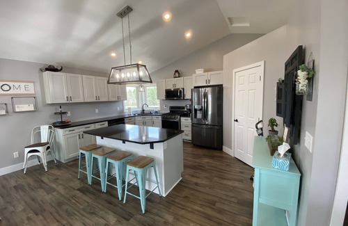 Brainerd House | New build on quiet recreational lake with hot tub. Close to "Up North" amenities