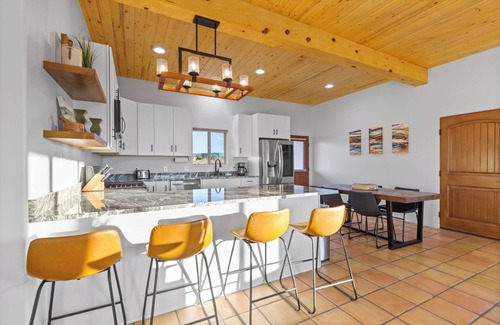 Taos House | New Build! - Relax to the most Expansive sunsets east of the Rio Grande.