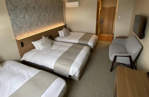 Toon Hotel | New building Triple room RO | Breakfast inclu/Toon Ehime