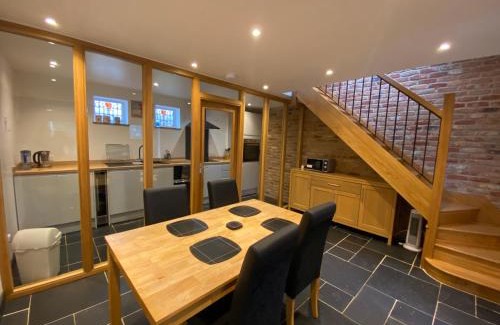 Tangmere House | New Bury Cottage near Goodwood