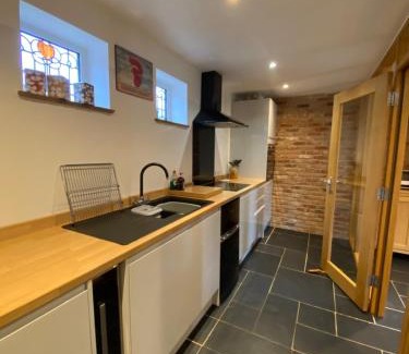 Tangmere House | New Bury Cottage near Goodwood
