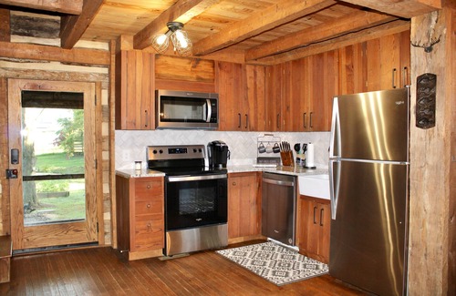 Mocksville Cabin | New! Carolina Frost Cabin in Downtown Mocksville