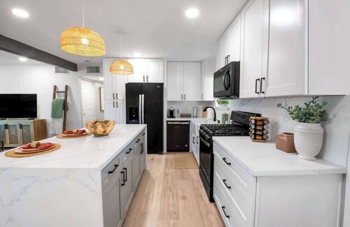 New Papago Parkway House | New Casa Salute-Oldtown Scottsdale-Heated Pool!
