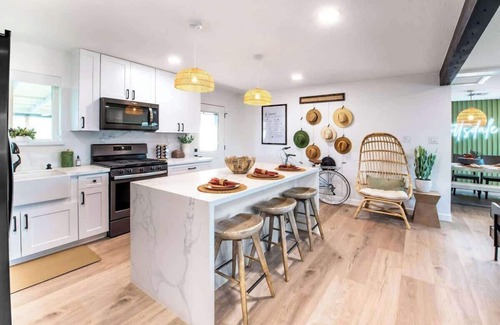New Papago Parkway House | New Casa Salute-Oldtown Scottsdale-Heated Pool!