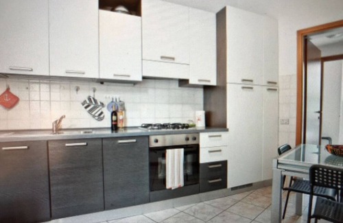 Bullona Apartment | NEW! CENISIO M5 Lilac line Apt X3! Free WIFI