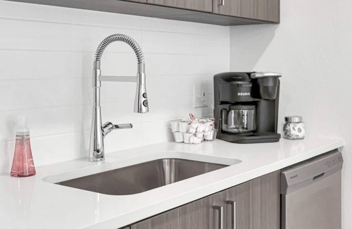 Jewell Heights - Hoffman Heights Apartment | New, Centrally Located, 1B1B Apt, Lots of Amenities!