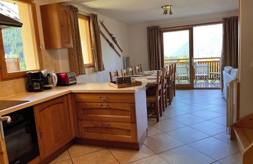 Oz Ski Chalet | NEW - Chalet Le Sabot – Comfort, Steps to Ski Lift, Sauna & Stunning Views