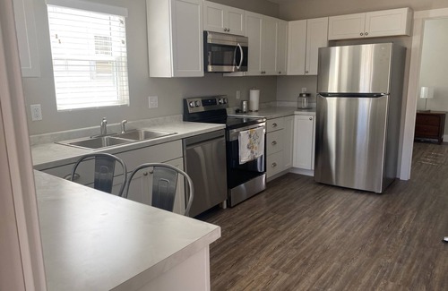 Cedar Rapids House | NEW! Charming Cottage on Elmhurst Drive Ne. Close to Mt. Mercy and Coe College.