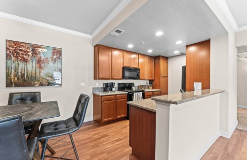 Reno/Tahoe Airport Apartment | NEW Chic 2BR Stay with Heated Pool, Gym & Mini Golf