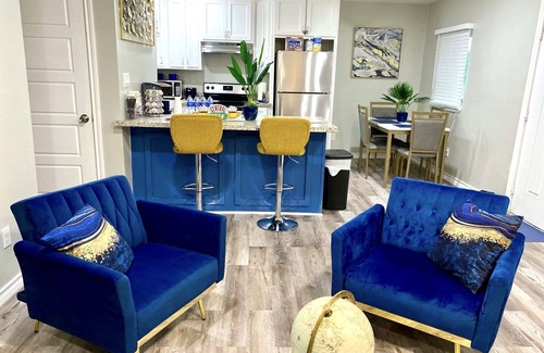 Weslaco Apartment | NEW! ✨close to Downtown, Malls & PremiumnOutlets, with Balcony ❤️