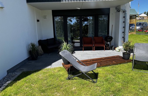 Waggershausen Condo | New construction garden + terrace modern cozy apartment Aurora Friedrichshafen Bodensee