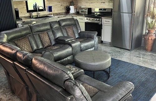 Iola House | New construction modern guesthouse located close to Texas A&M and Kyle Field