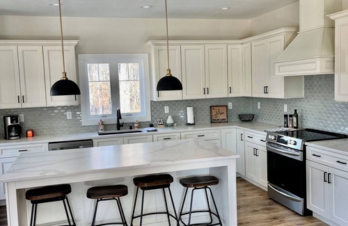 Cub Run Cottage | NEW Cottage at Nolin Lake, sleeps 12