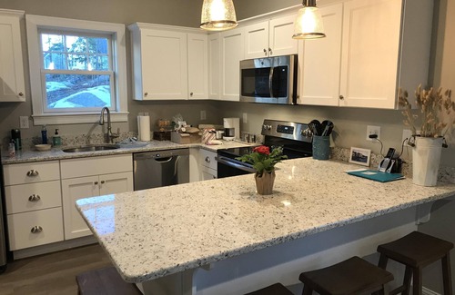 Arundel Cottage | New Cottage in 200 acre nature preserve, pool, minutes to beach